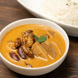 カイコのレッドカレー